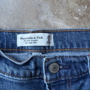 Abercrombie & Fitch Ankle Straight Jeans